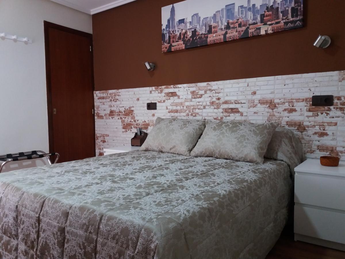 Hostal La Pilarica 파테르나 외부 사진