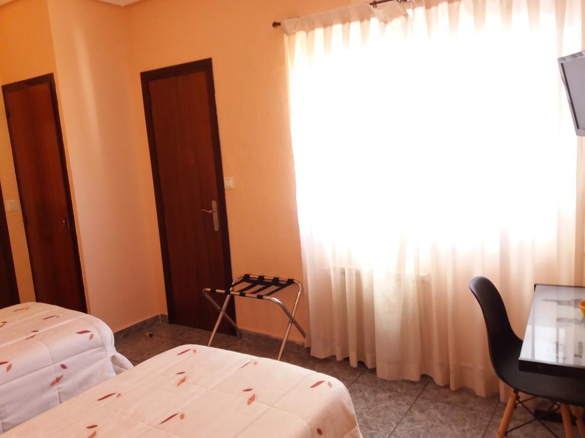 Hostal La Pilarica 파테르나 외부 사진